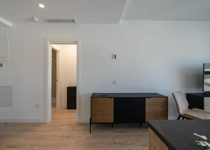Xpce Urban 17 Skyline - Parking Free